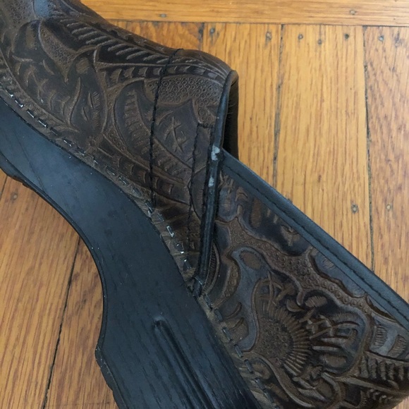 Dansko brown leather tooled clogs shoes 40 10 9.5 - Picture 6 of 8